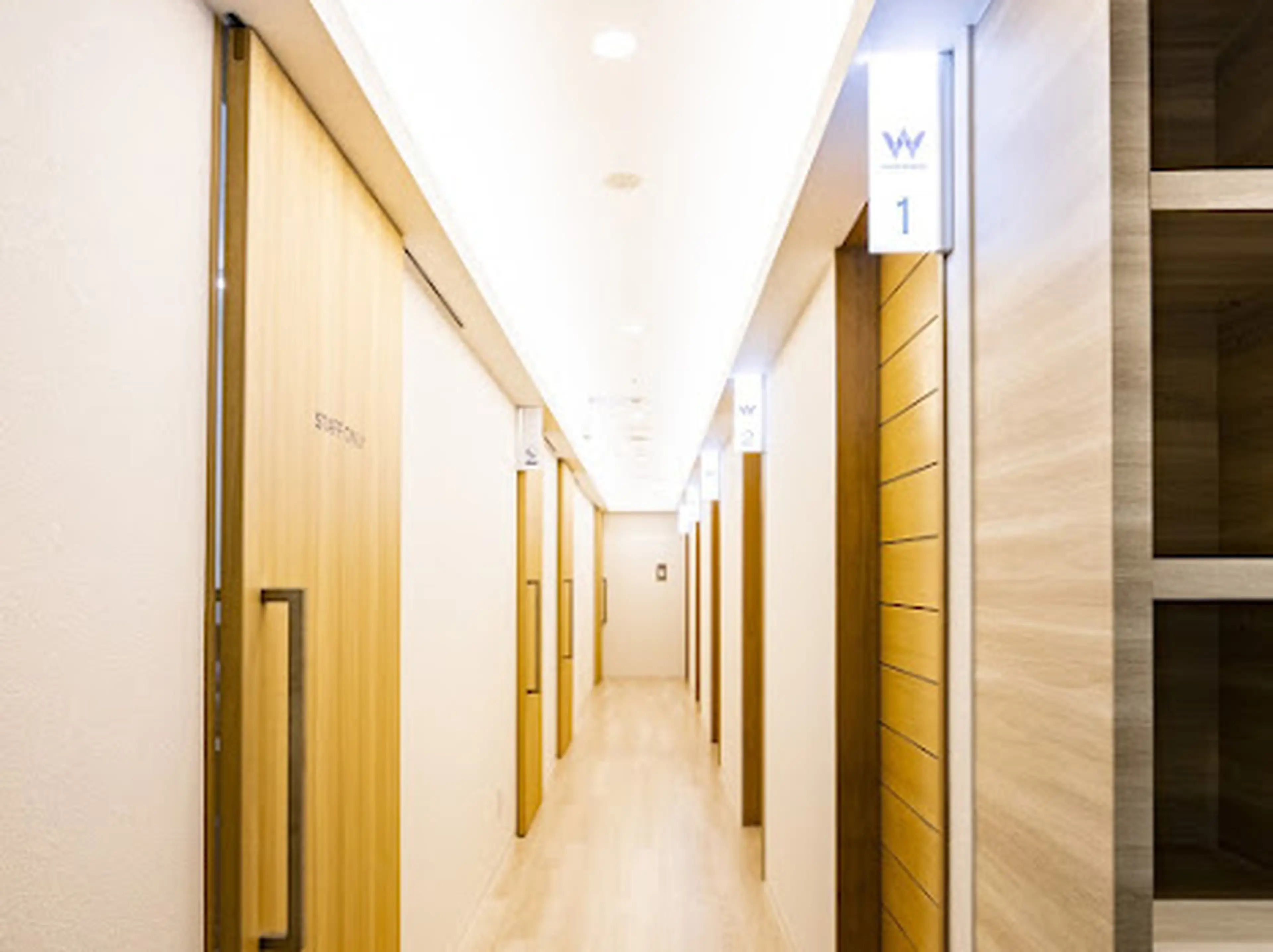 White Essence Nishitetsu Kurume (Aiha Dental Clinic)