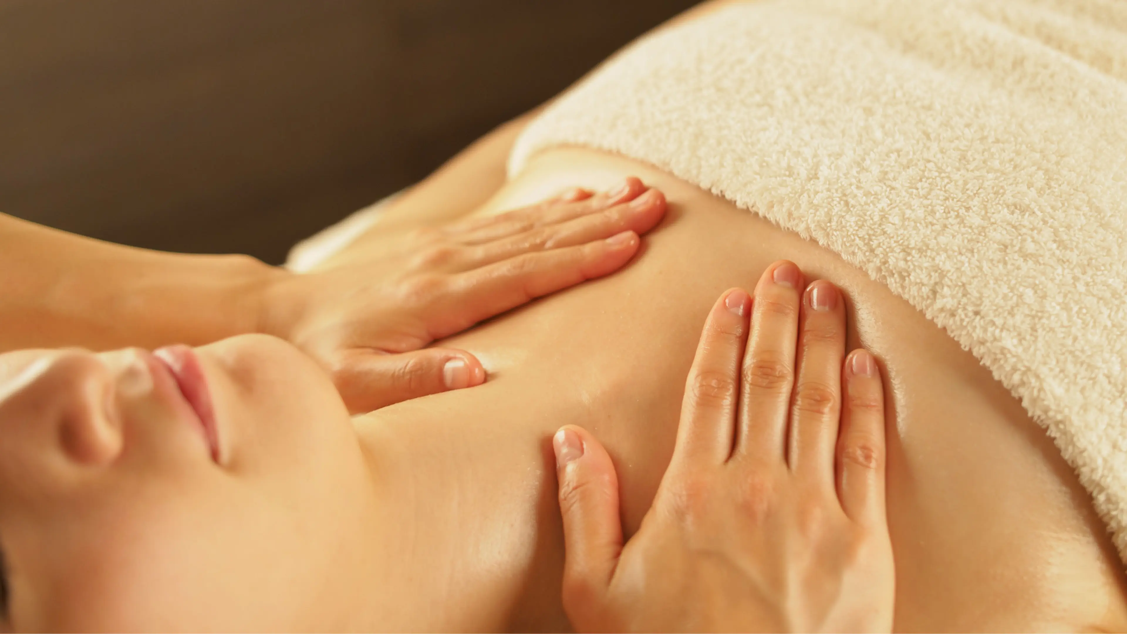 8 Salon Kecantikan Decollete yang Direkomendasikan di Tokyo! Dapatkan garis decollete yang indah