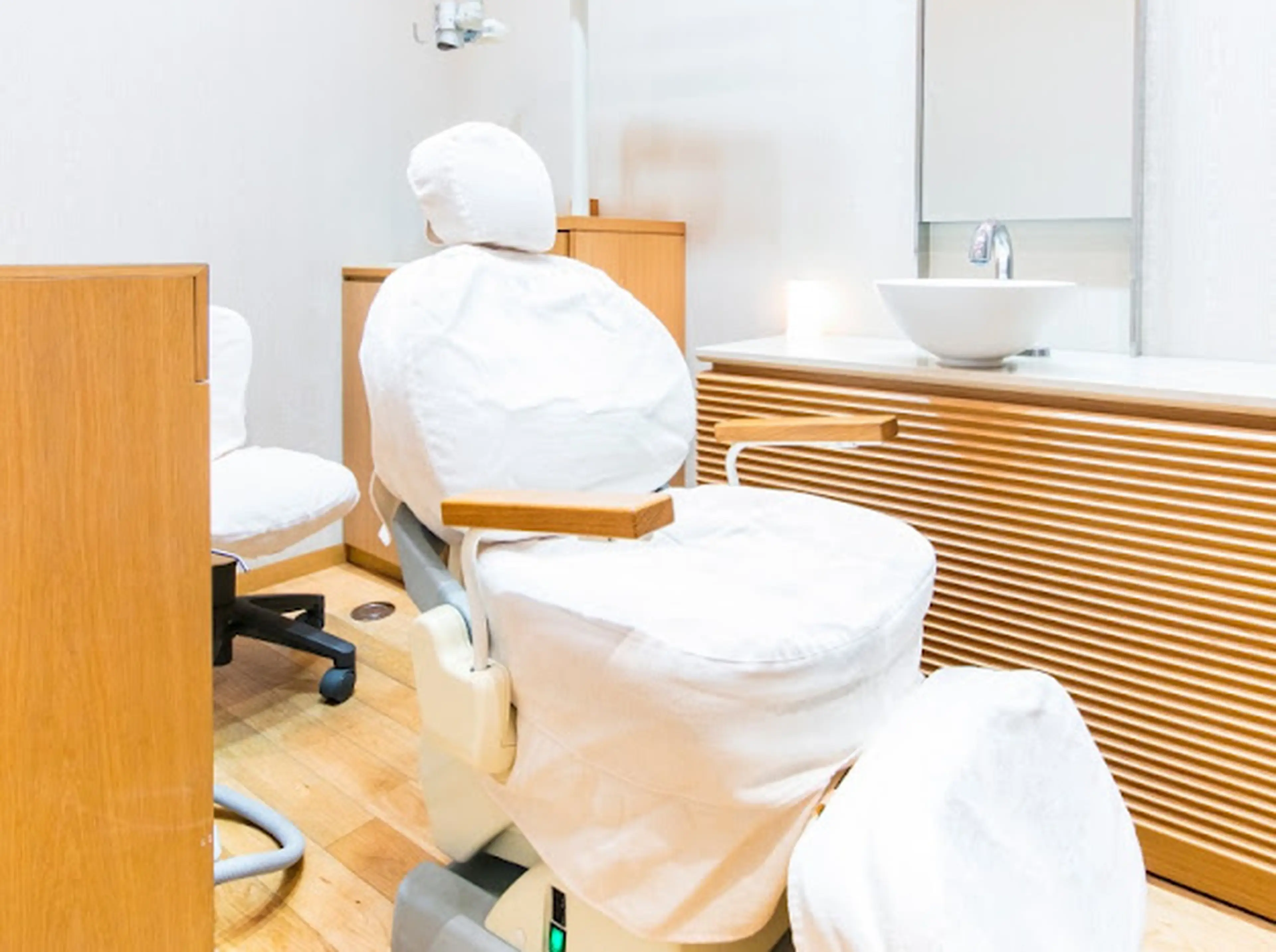 White Essence Tenjin (in Win Dental Clinic)