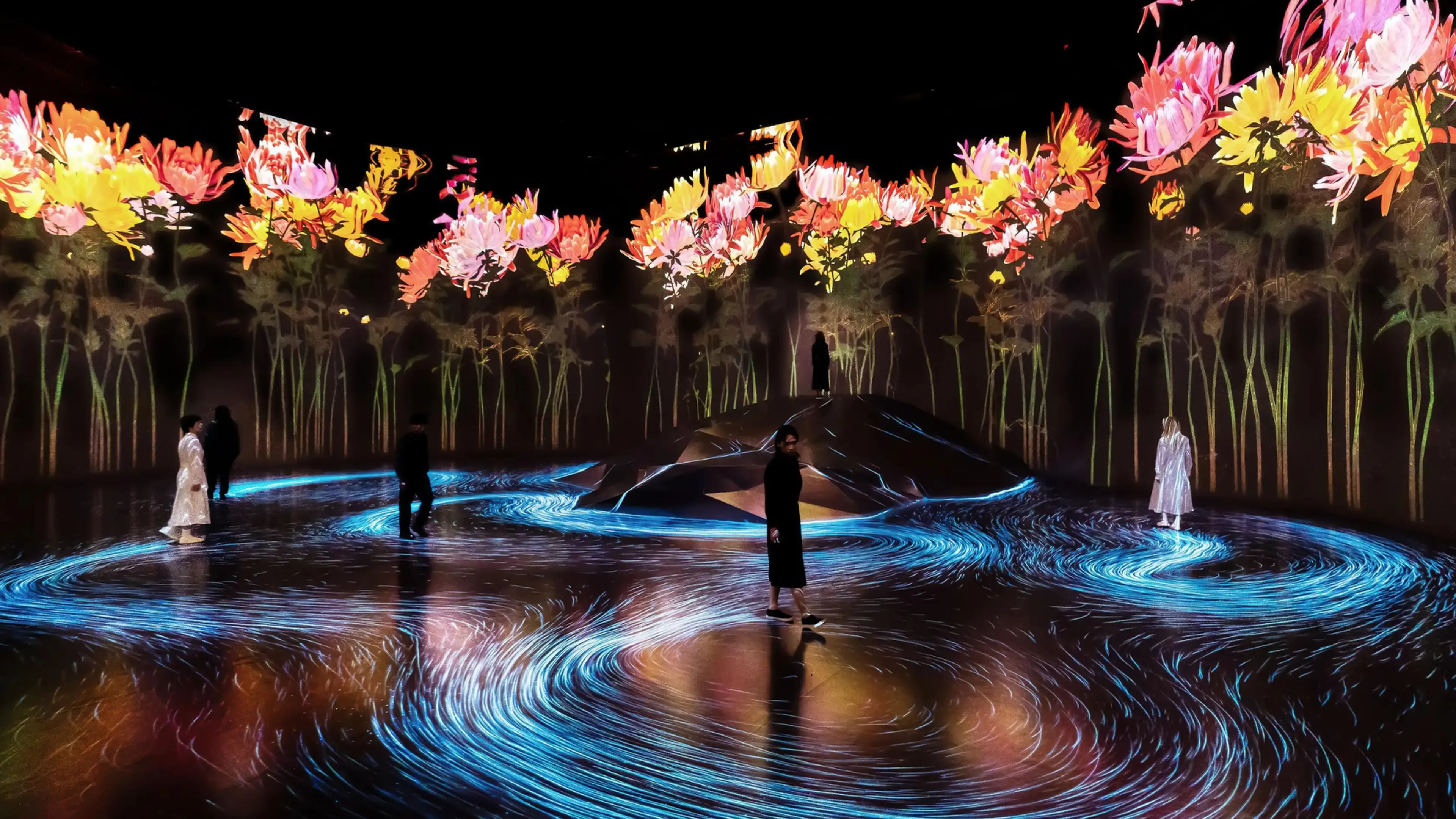 Tokyo teamLab tourist guide! Access and highlights of teamLab Borderless in Azabudai Hills