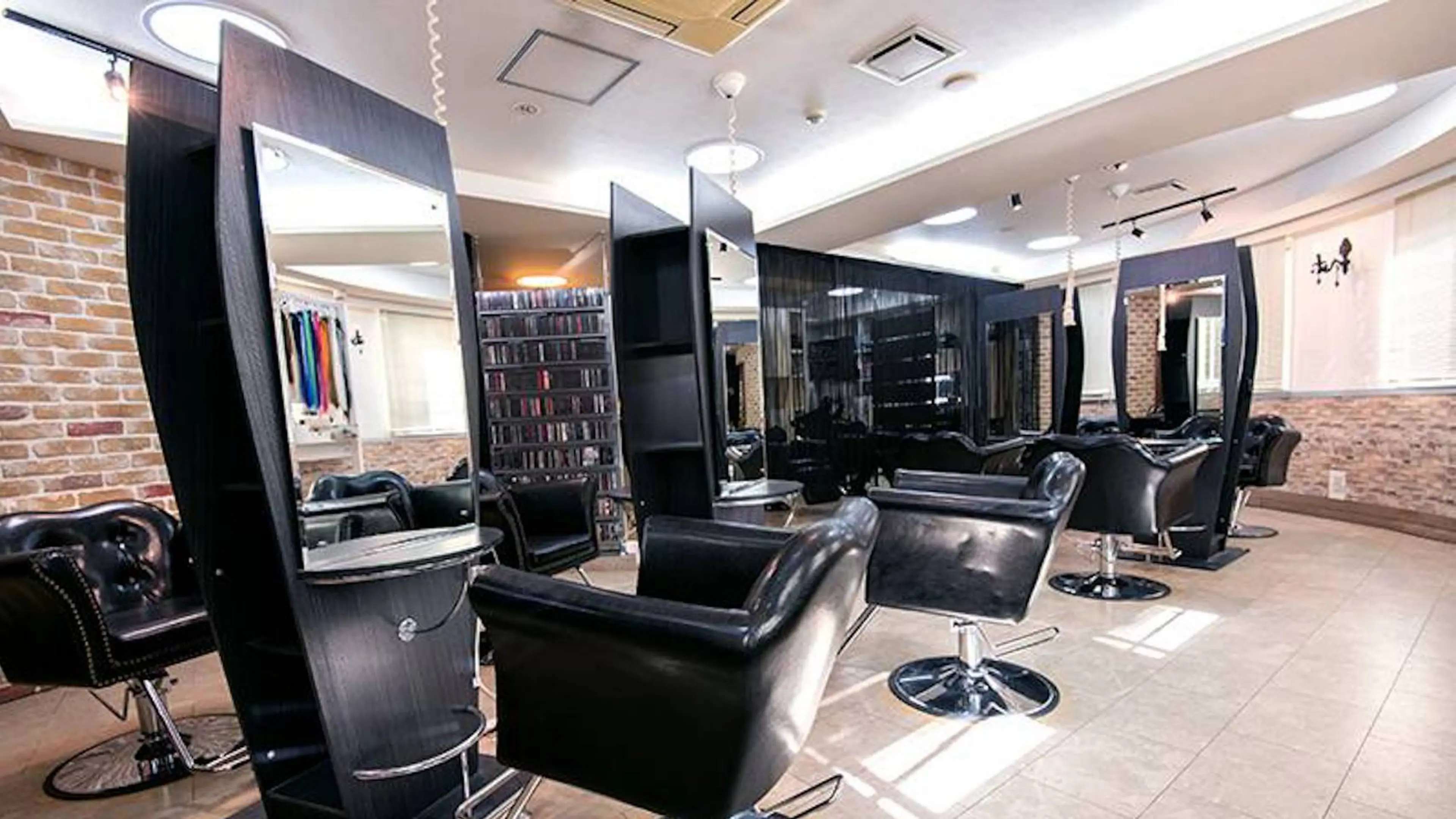 Hair & Make Studio Tritt Fur Tritt