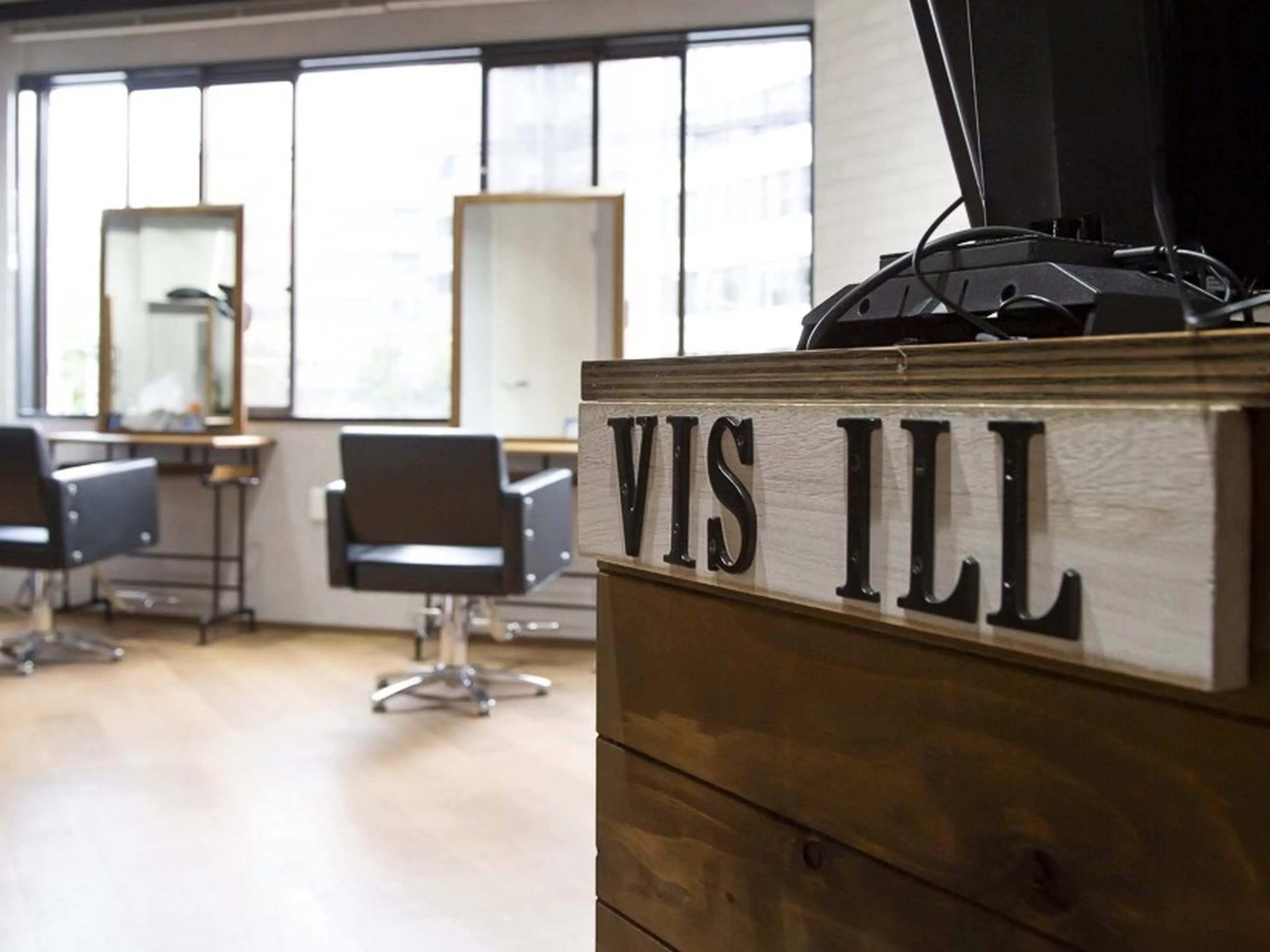 Vis ill Akihabara store (Visil)