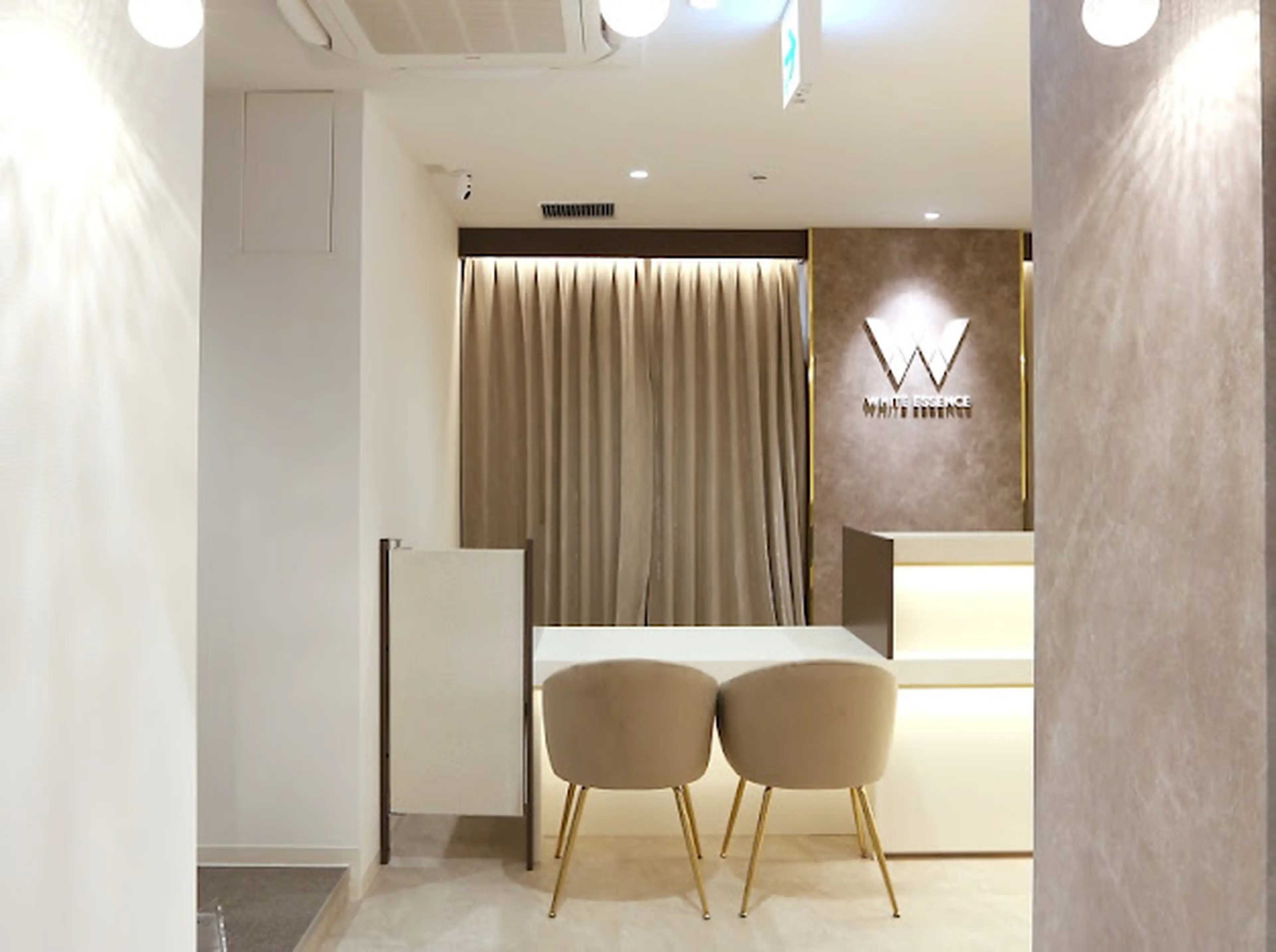 White Essence Shibuya Koen-dori (within WE Shibuya Koen-dori Orthodontic Clinic)