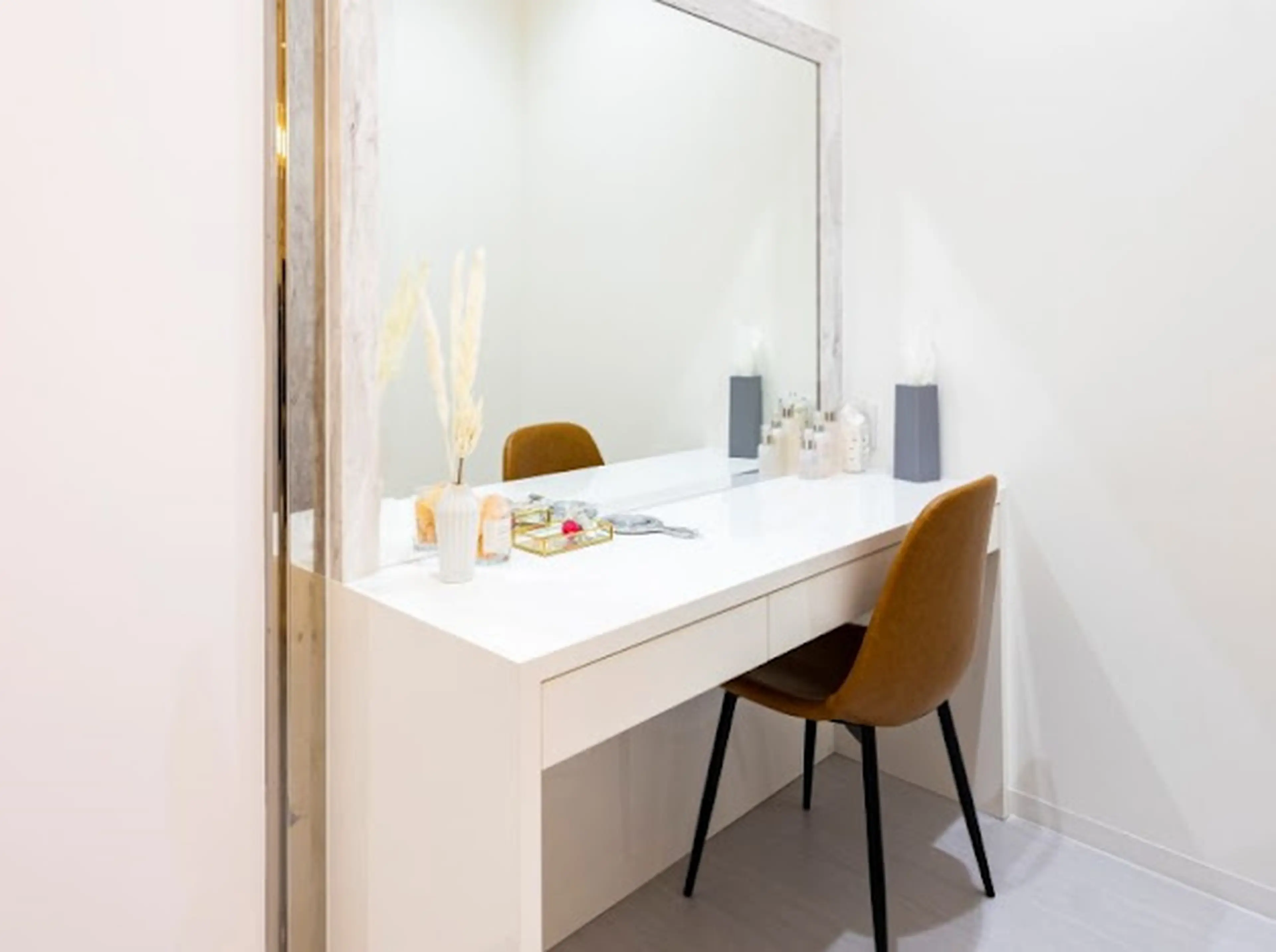 White Essence Nakasukawabata (Hirohata Dental Clinic)