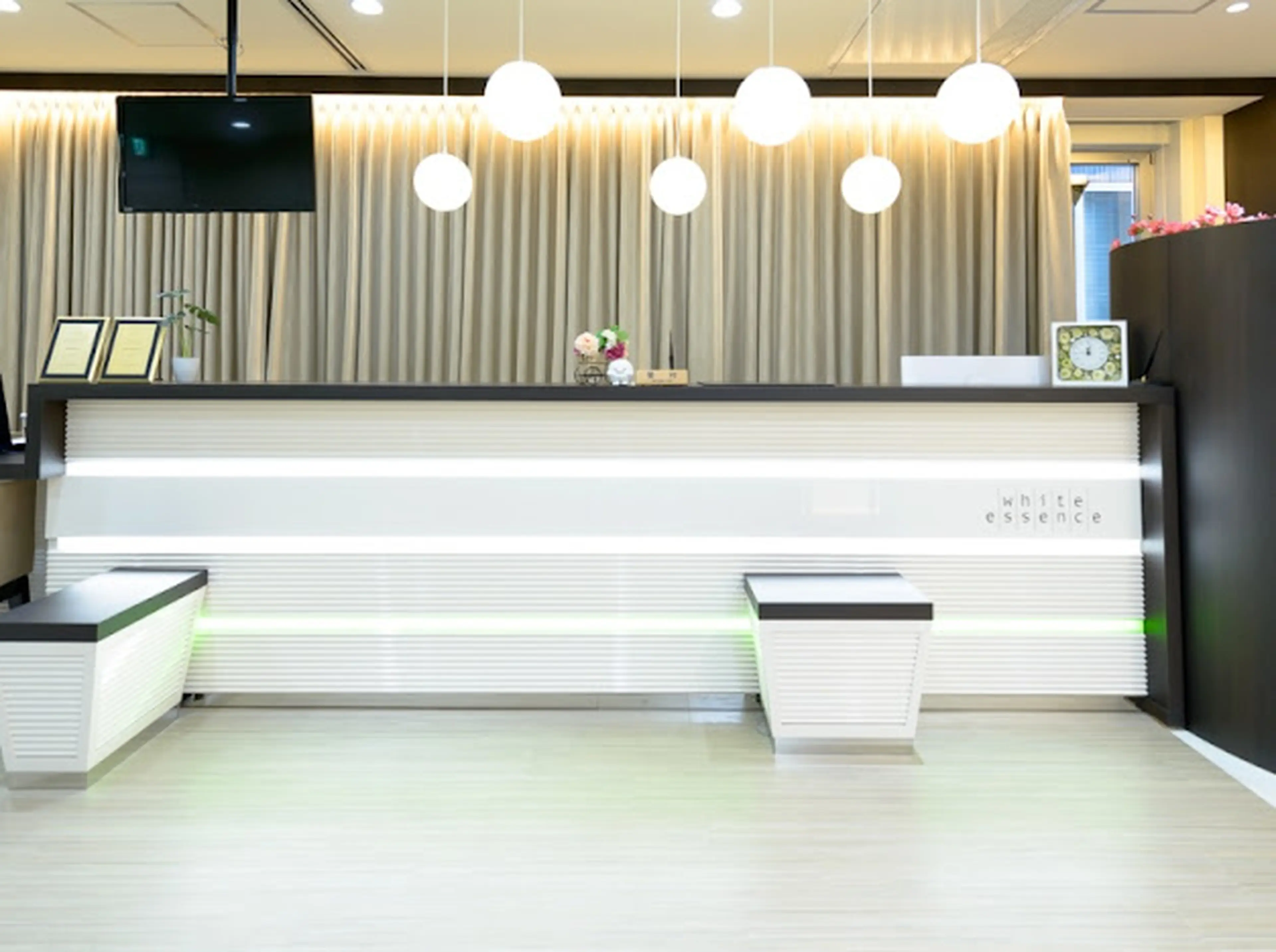 WhiteEssence Kyoto-Shijo (in WhiteEssence Kyoto Shijo Street Orthodontic Clinic)