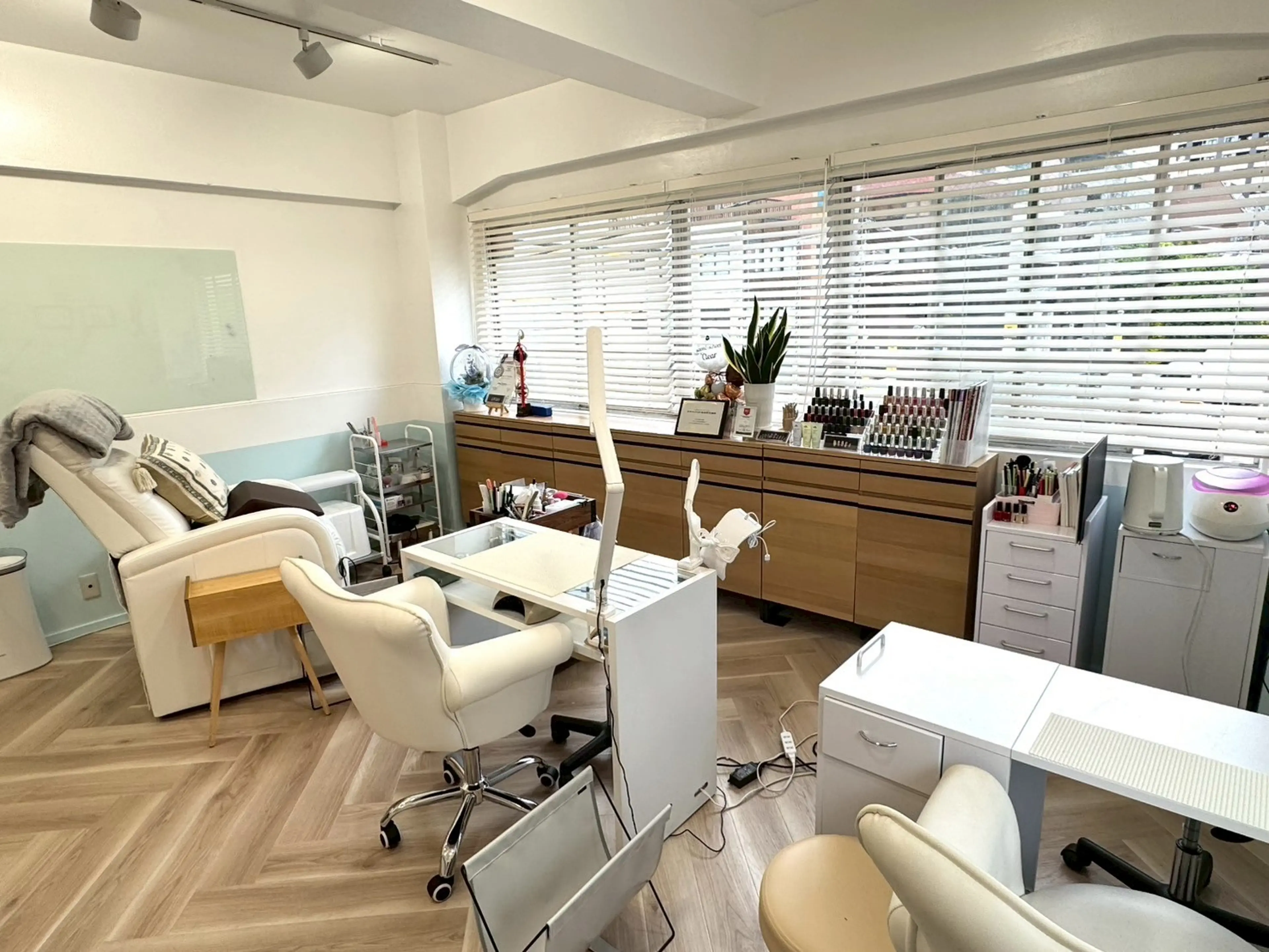 NailSalon & Sekolah Clear