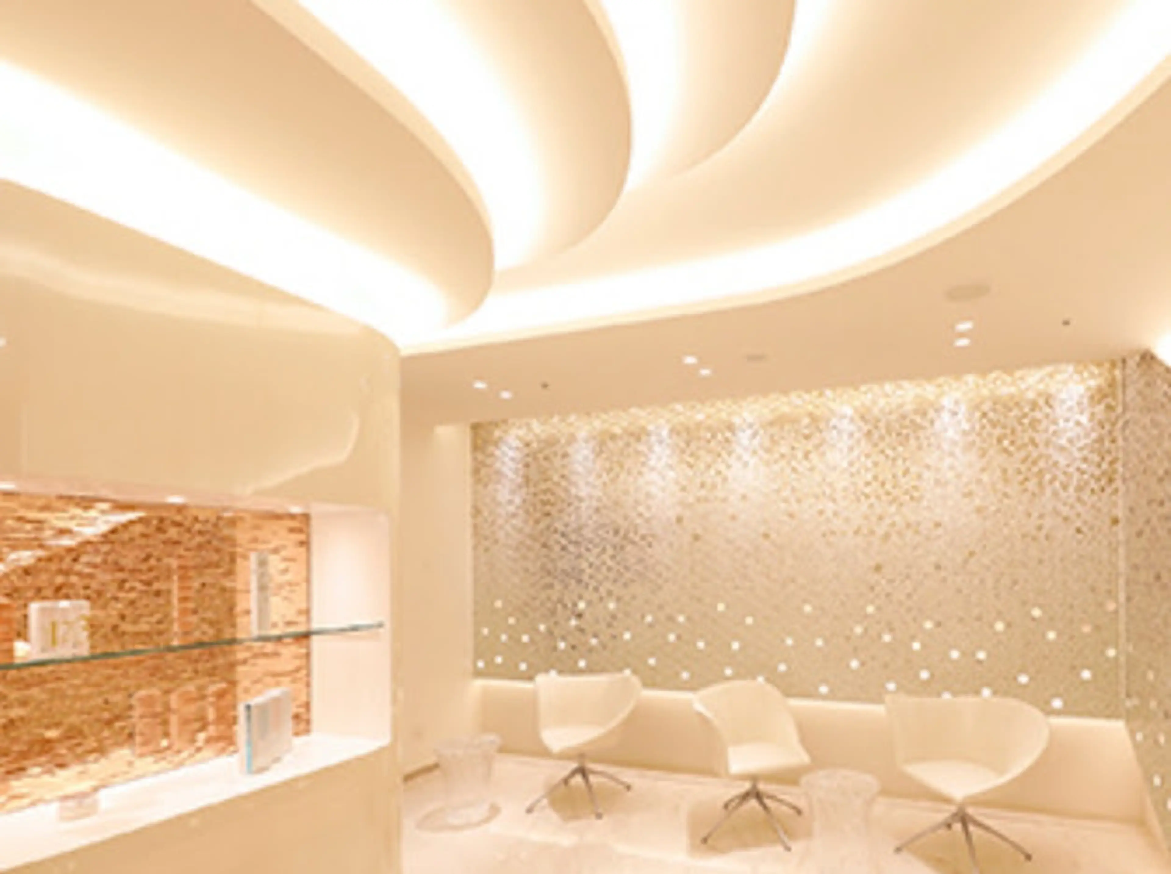 White Essence Nagoya Sakae (Sanwa Dental Clinic)
