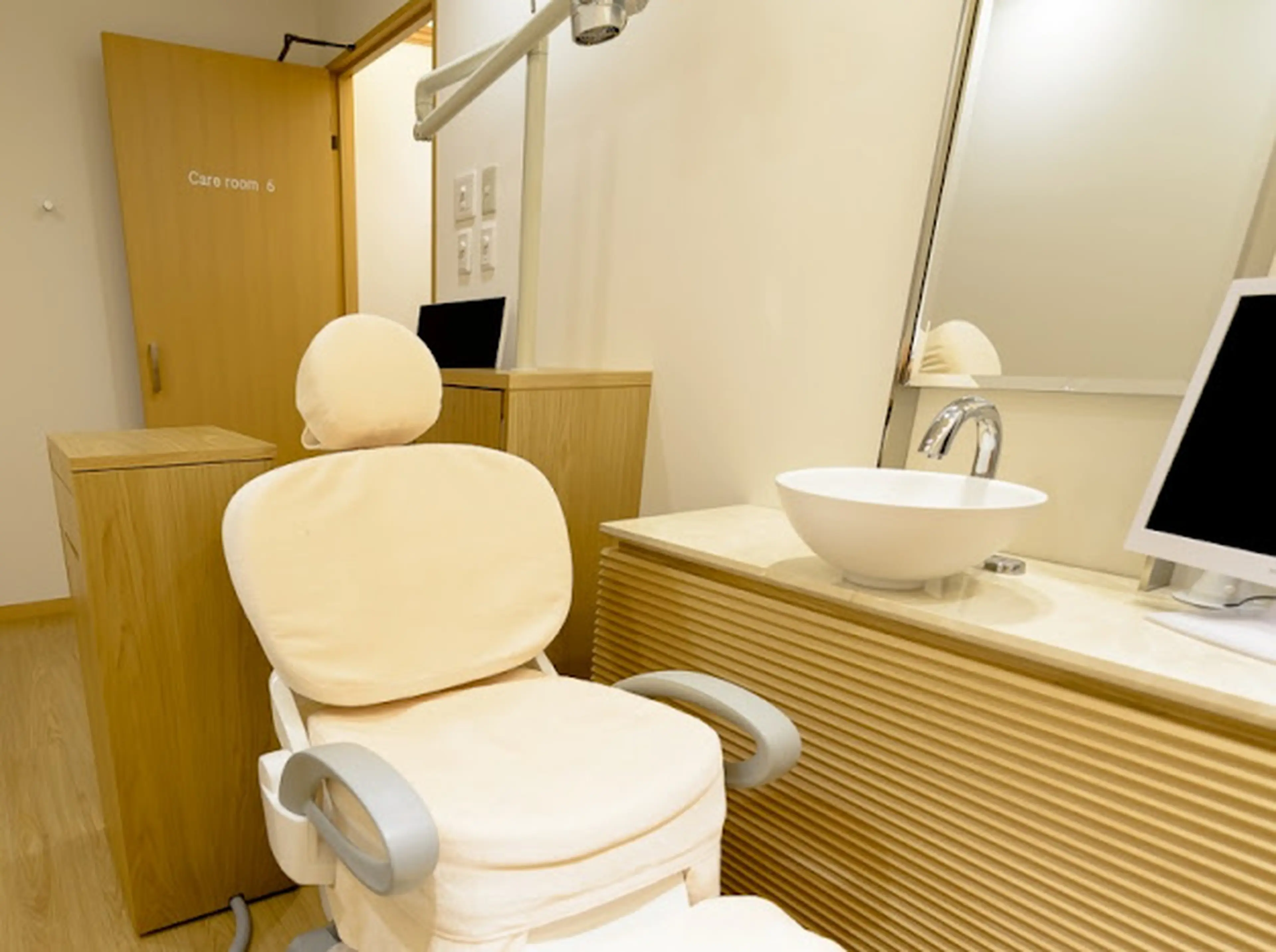 WhiteEssence Kyoto-Shijo (in WhiteEssence Kyoto Shijo Street Orthodontic Clinic)