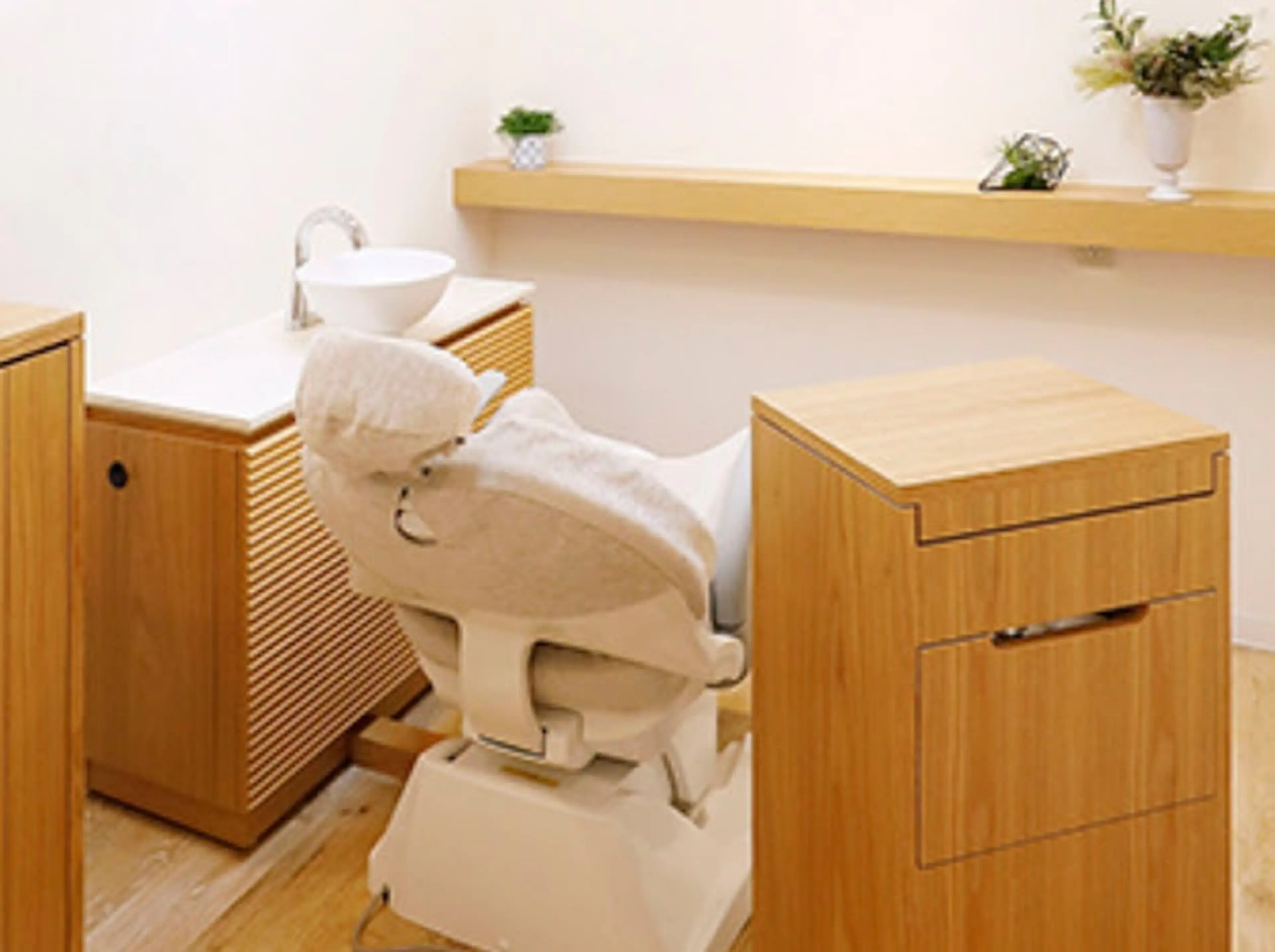 White Essence Nagoya Sakae (Sanwa Dental Clinic)