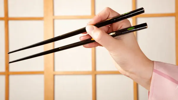Basic chopstick holding